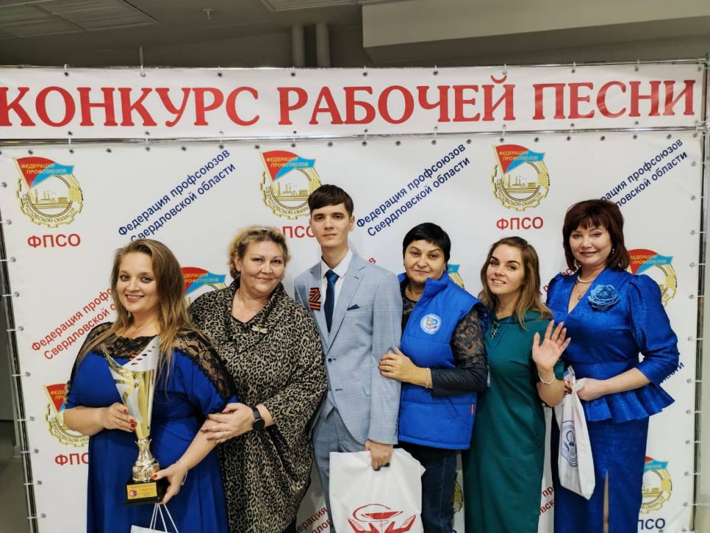 вверху справа от главного фото.jpeg